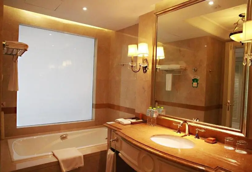 Deluxe-huone King-vuode, Crowne Plaza Ocean Spring Resort, An Ihg