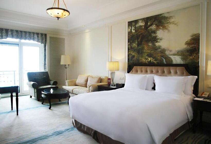 Номер Deluxe Кровать Кинг, Crowne Plaza Ocean Spring Resort, An Ihg