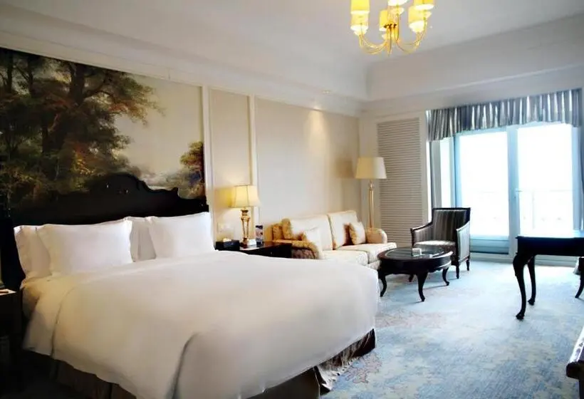 Club Room Sea View, Crowne Plaza Ocean Spring Resort, An Ihg