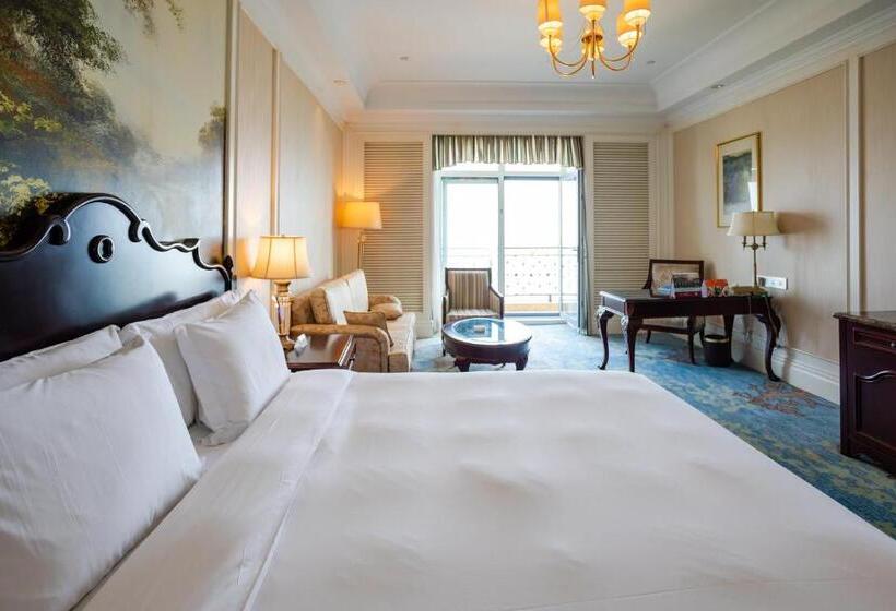 Номер Клуб Вид на Море, Crowne Plaza Ocean Spring Resort, An Ihg
