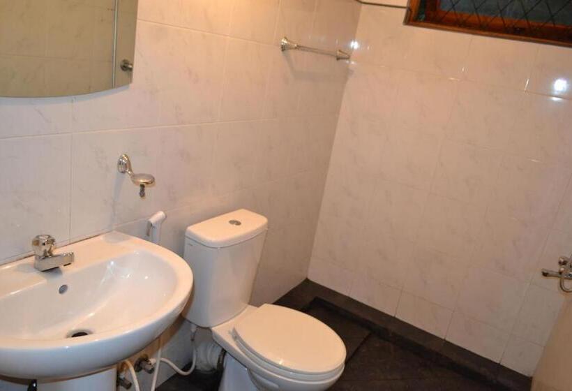 بنجلو قياسى, Green Valley Holiday Resort