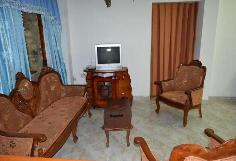 بنجلو قياسى, Green Valley Holiday Resort