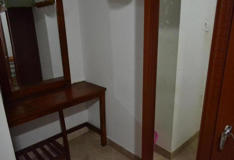 بنجلو قياسى, Green Valley Holiday Resort