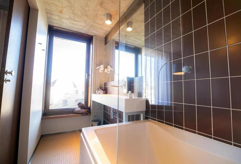 スイート, Johan Spa