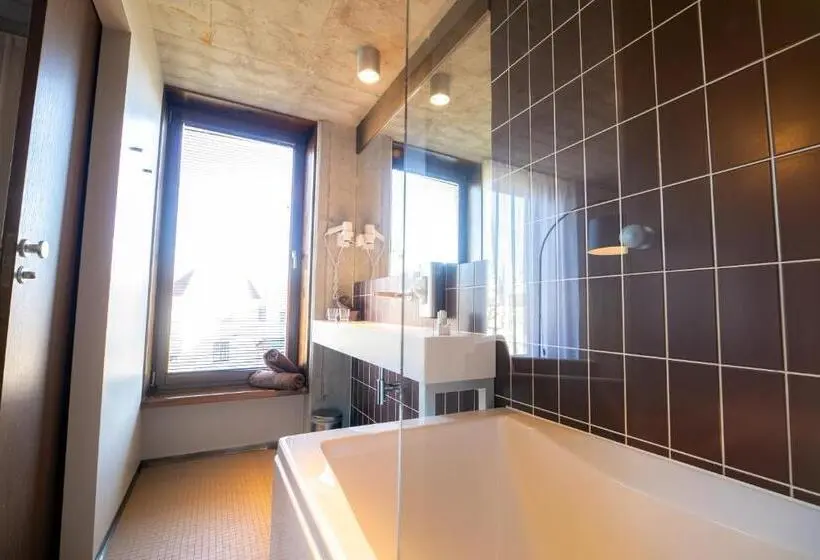 سوییت, Johan Spa
