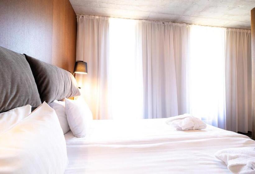 スイート, Johan Spa