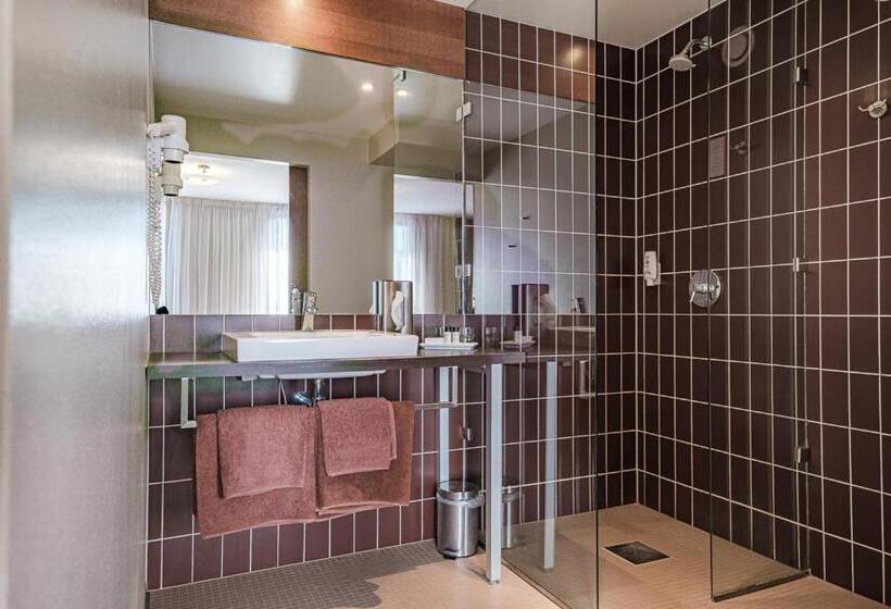 اتاق بزرگ با دسترسی به اسپا, Johan Spa