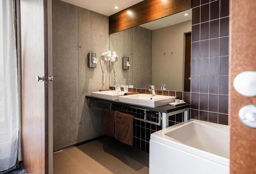 ジュニアスイート, Johan Spa