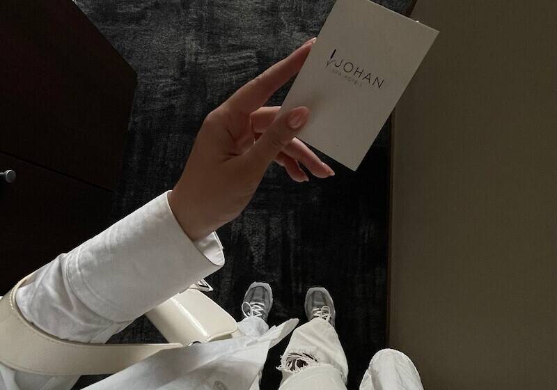 ジュニアスイート, Johan Spa