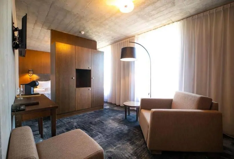 سوییت, Johan Spa