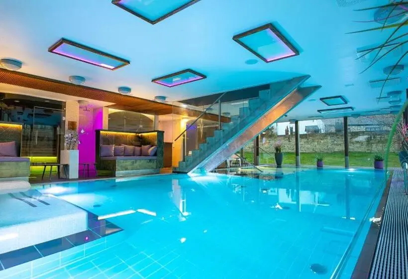 سوییت, Johan Spa