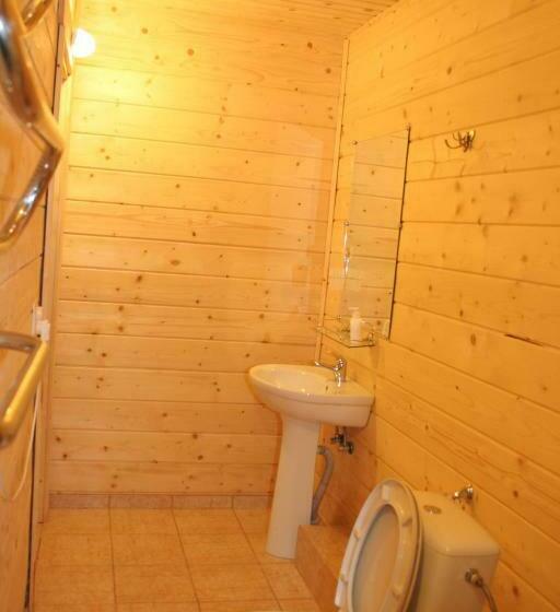 اتاق استاندارد, On Dovbush Path