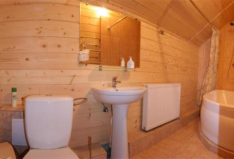 اتاق استاندارد, On Dovbush Path