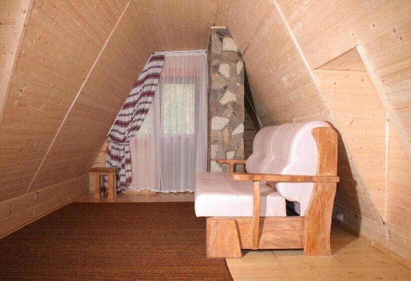 سوییت, On Dovbush Path