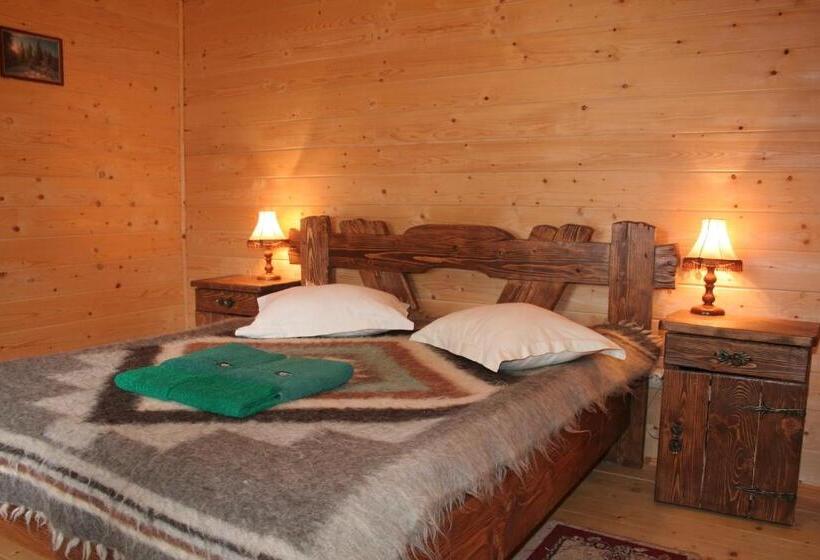 سوییت, On Dovbush Path