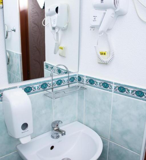 اتاق اکونومی, Piligrim 2