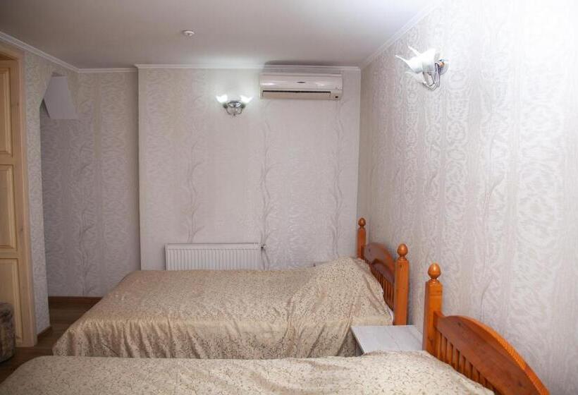 اتاق اکونومی, Piligrim 2