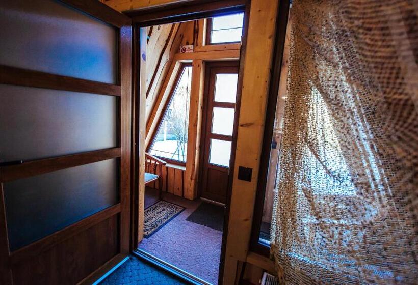 خانه 2 خوابه, U Yaroslava