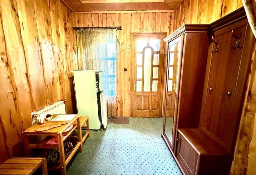 اتاق استاندارد, U Yaroslava