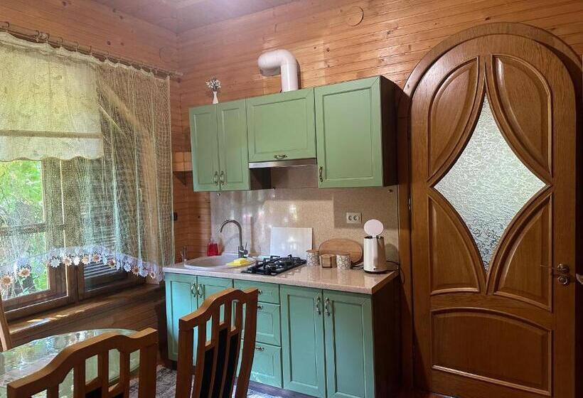 آپارتمان 2 خوابه, U Yaroslava