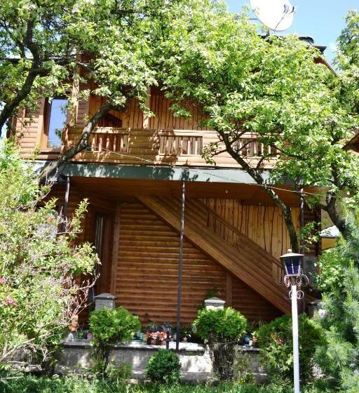 آپارتمان 3 خوابه, U Yaroslava