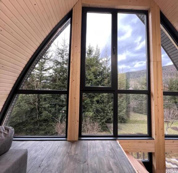 خانه 2 خوابه, U Yaroslava