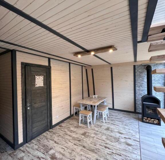 خانه 2 خوابه, U Yaroslava