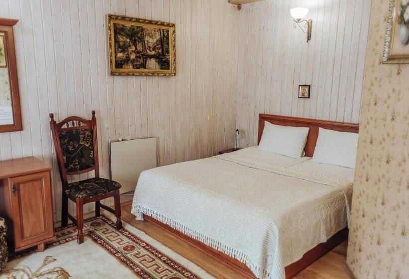 اتاق استاندارد با بالکن, Velyka Vedmedytsya
