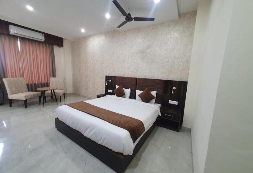 디럭스 룸, Akash Hotel Managed By Jk Hotels & Resorts