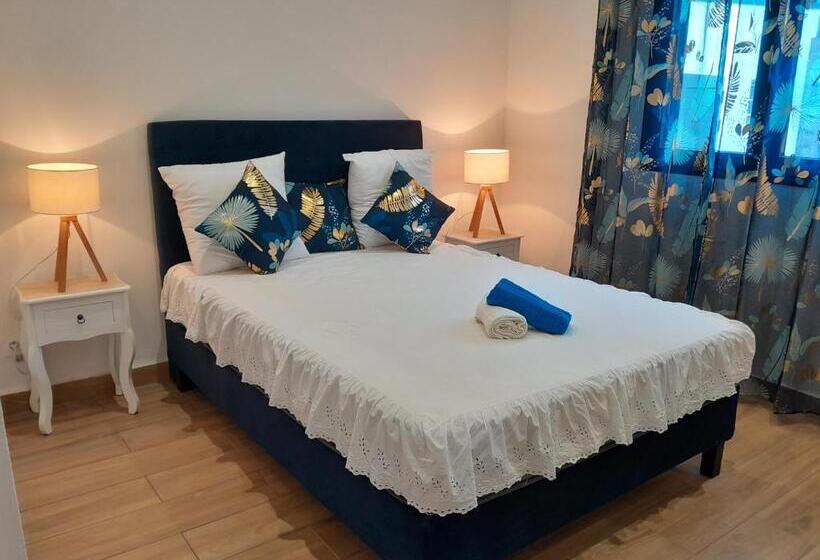 Standard room with outdoor bath, La Maison Du Bonheur