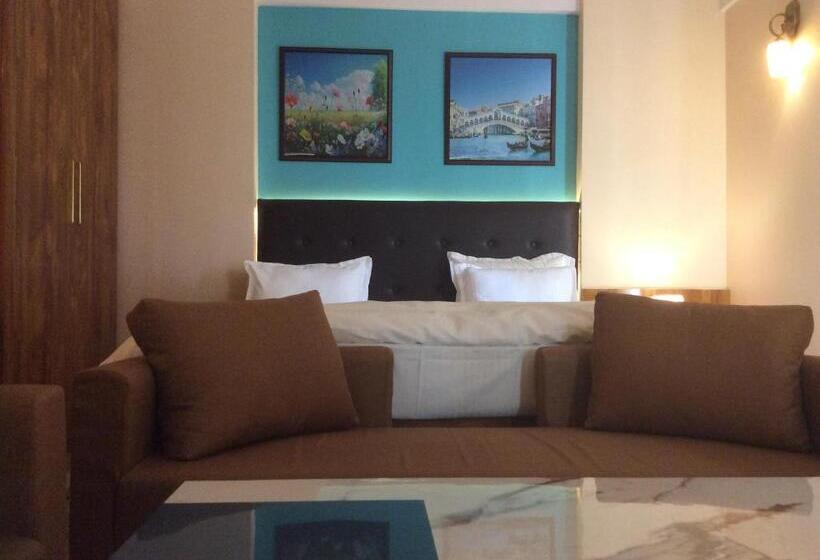 اتاق لوکس با تخت بزرگ, Evanthe Hotels