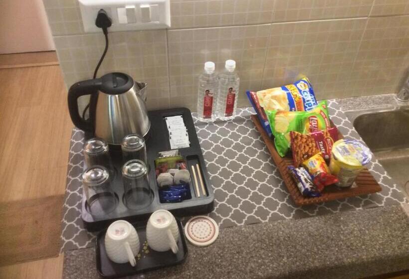 اتاق لوکس با تخت بزرگ, Evanthe Hotels