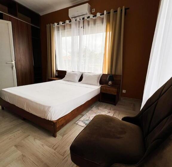 اتاق خانوادگی, Guest House Nohfy