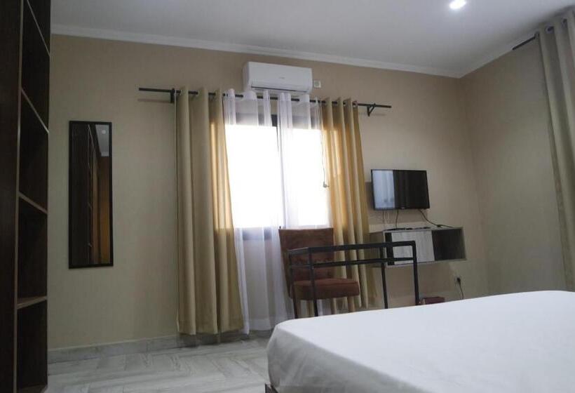 اتاق خانوادگی, Guest House Nohfy