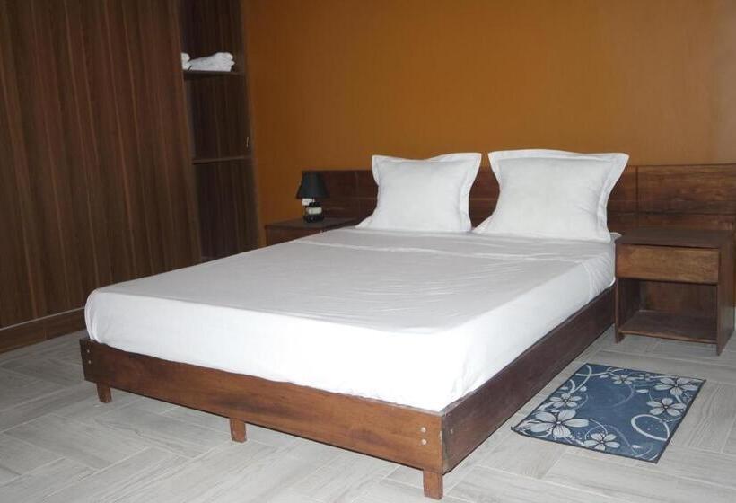 اتاق خانوادگی, Guest House Nohfy