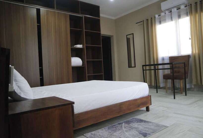 اتاق خانوادگی, Guest House Nohfy