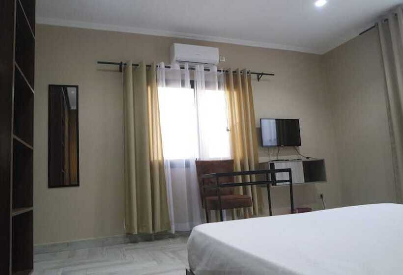 اتاق خانوادگی, Guest House Nohfy