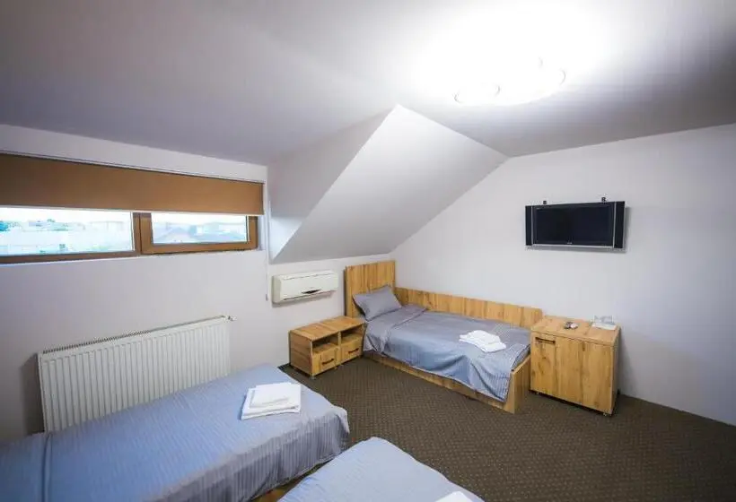 Quarto Triplo Standart, Imperium