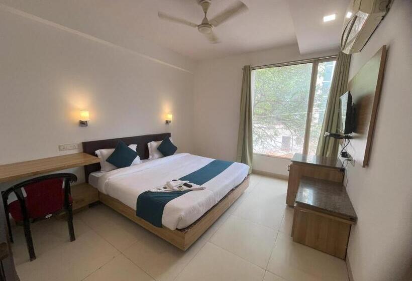 اتاق لوکس, Pacific Inn Green, Gurgaon