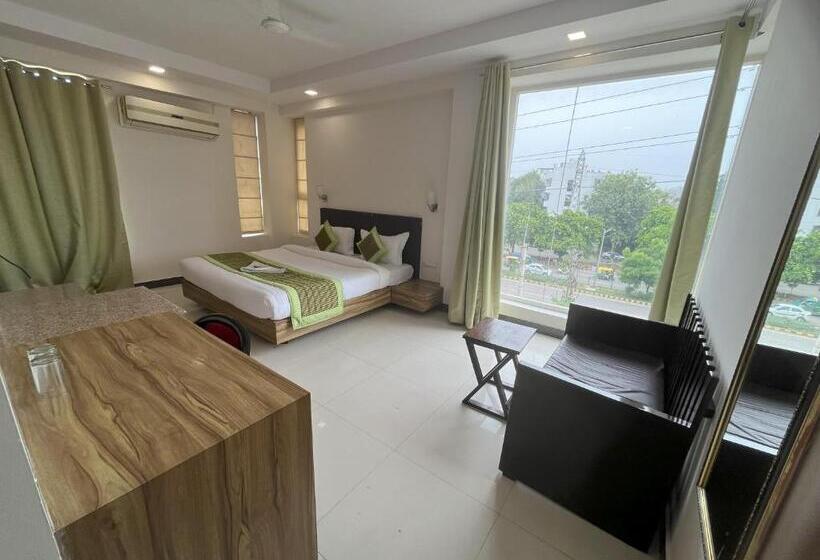 اتاق استاندارد با تخت بزرگ, Pacific Inn Green, Gurgaon