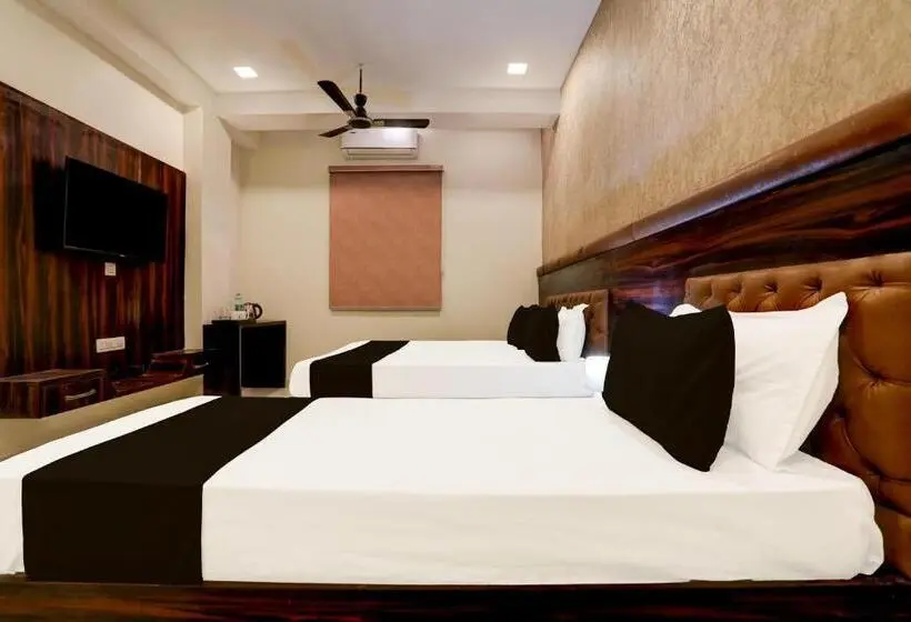 トリプルクラシックルーム, Fabhotel Ts Inn