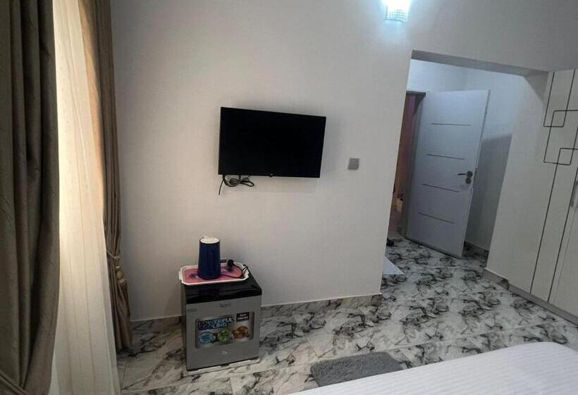 اتاق استاندارد یک نفره, Ayinde Homes