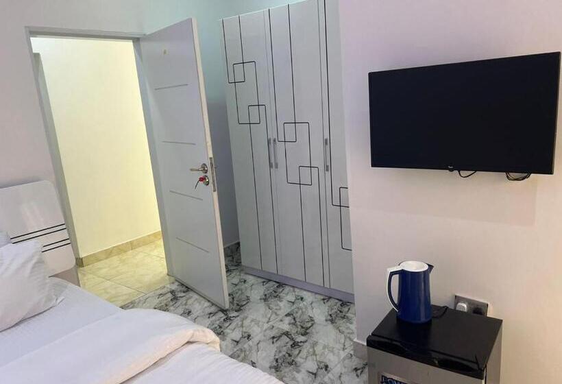 اتاق لوکس یک تخته, Ayinde Homes