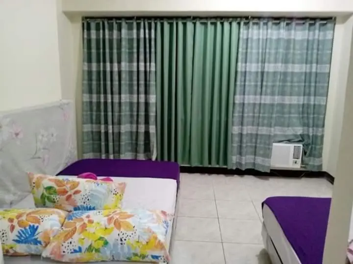 スタンダードスタジオ, Flora S Place In Winland Towers Condominium