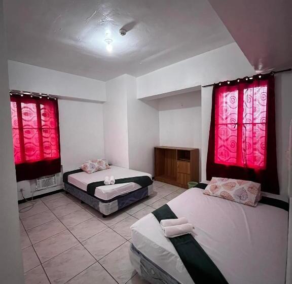 דירת שלושה חדרים, Flora S Place In Winland Towers Condominium