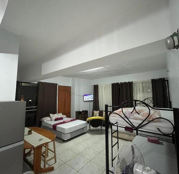 스탠다드 발코니 스튜디오, Flora S Place In Winland Towers Condominium