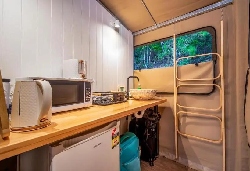 プールビュースタンダードルーム, Glamping Tent 10