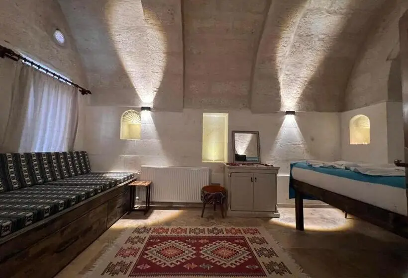 デラックスの４人部屋, Uluyol Stone House