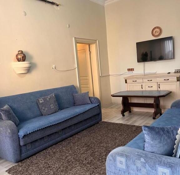 Suite with lake view, Uluyol Stone House