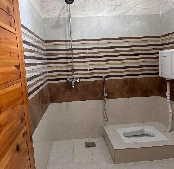اتاق استاندارد سه نفره, Vacations Inn Hotel And Restaurant